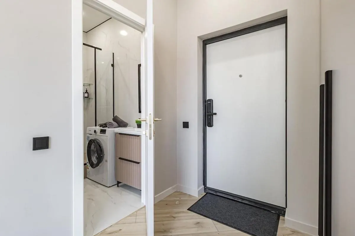 In The Center With New Renovation Apartamento Astana